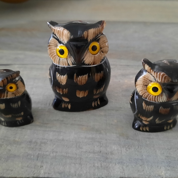 Vintage Carved Owl Figurines - Set of 3 - Picture 4 of 8